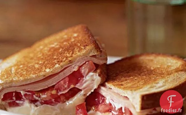 Tomate Grillée, Dinde Fumée et sandwich au Muenster