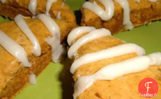 Scones de Citrouille avec Glaçage au Beurre Brun