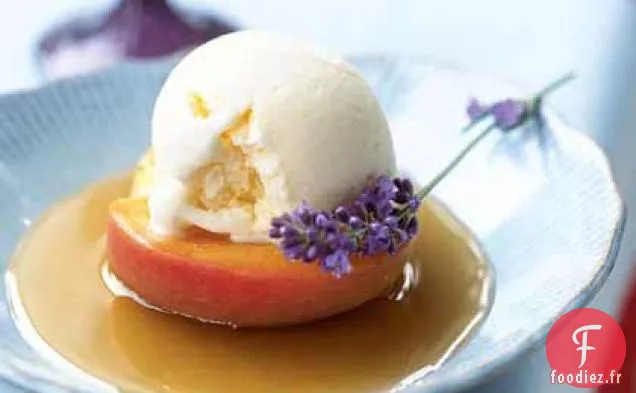 Nectarines Pochées au Sirop de Lavande-Miel