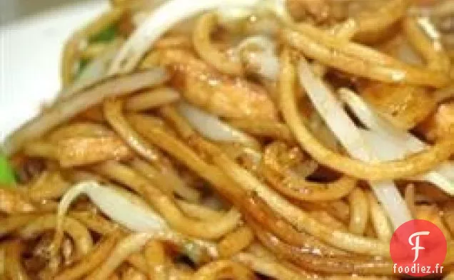 Nouilles au Poulet Épicé Chow Mein