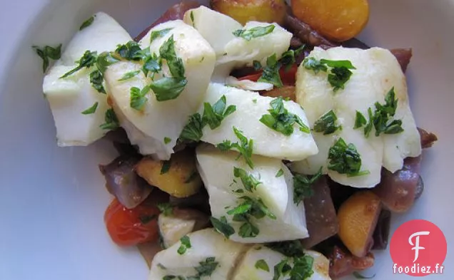 Filets De Turbot Cuits À La Vapeur Avec Pommes De Terre Et Navets