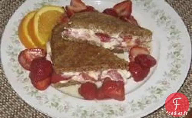 Sandwichs au Petit-déjeuner Toastés aux Fraises et au Fromage à la Crème