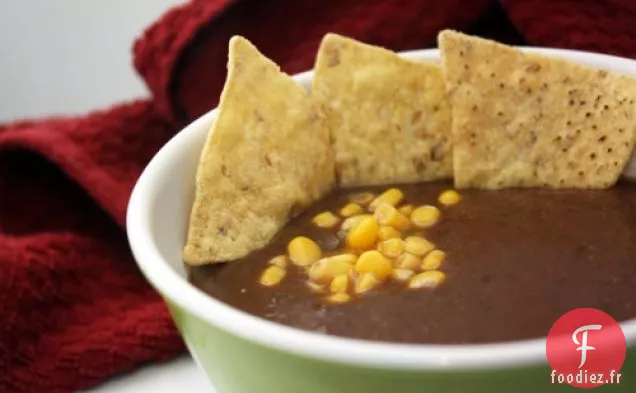Soupe aux Haricots Noirs et Salsa