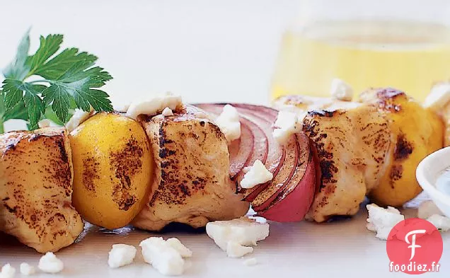 Brochettes de Poulet avec Vinaigrette aux Herbes Fraîches et Feta