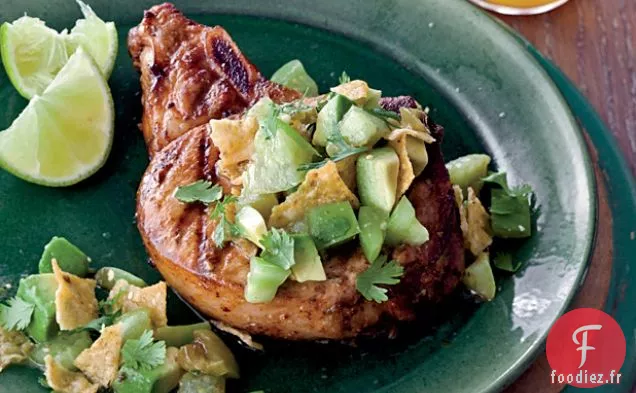 Côtelettes de Porc au Chili grillées avec Tortilla - Salsa Tomatillo