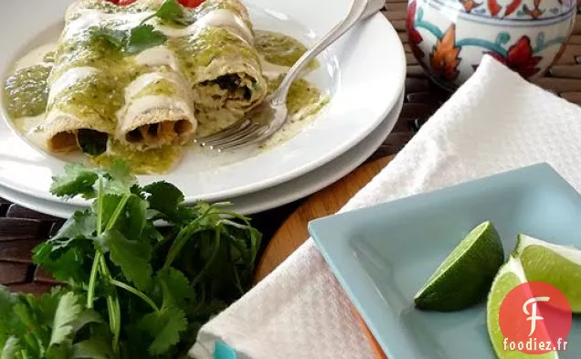 Enchiladas De Poulet, Haricots Noirs Et Épinards