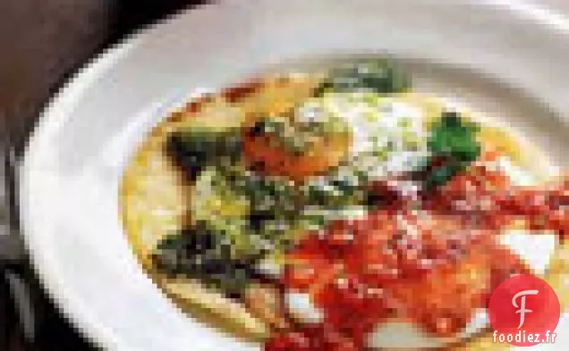 Oeufs frits sur Tortillas de Maïs avec deux Salsas (Huevos Divorciados)