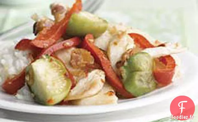 Sauté de Poulet avec Jicama, Tomatillos et Poivrons Rouges