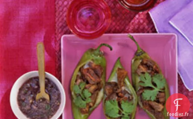 Piments d'Anaheim farcis au porc croustillant