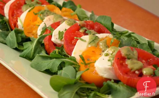 Salade De Tomates Anciennes Avec Vinaigrette À L'Avocat Et À La Coriandre