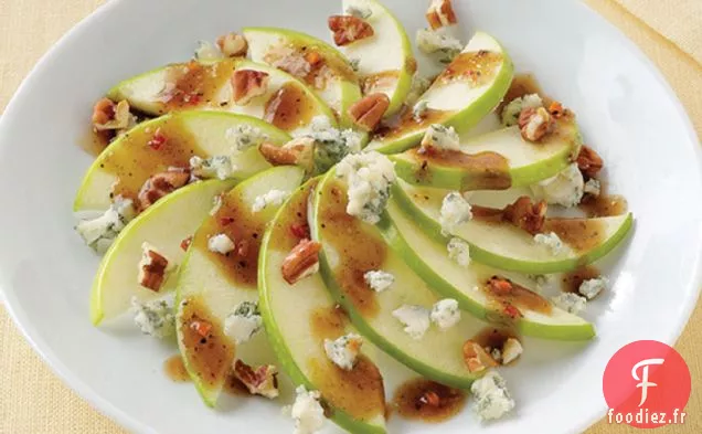 Salade d'Accompagnement aux Pommes, Pacanes et Gorgonzola