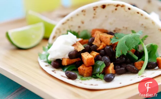 Tacos De Patates Douces Rôties Et Haricots Noirs