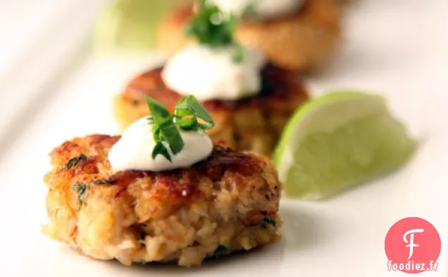 Gâteaux De Crabe Au Chili Vert Avec Mayo Au Chili Vert