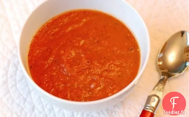 Soupe De Tomates Épicées Rôties Au Feu