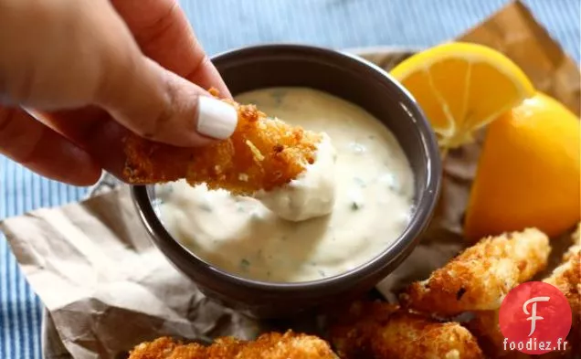 Bâtonnets de Poisson Maison (Sauce Tartare Épicée)