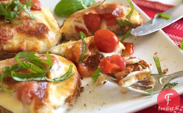Bruschetta au Fromage Grillé à la Mozzarella, Basilic et Tomates