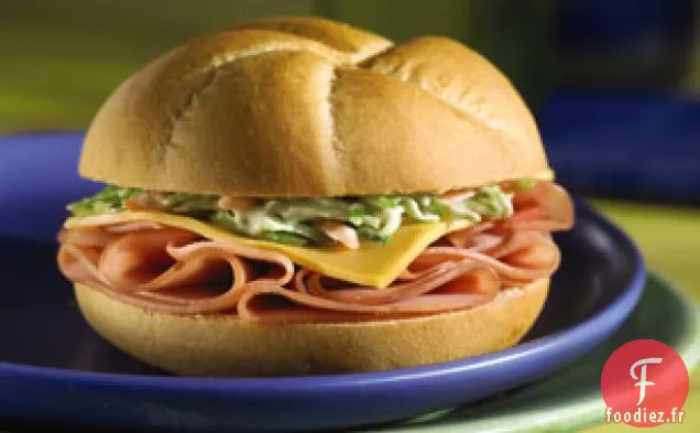 Sandwich au Jambon Impertinent et Salade de Chou de Dijon