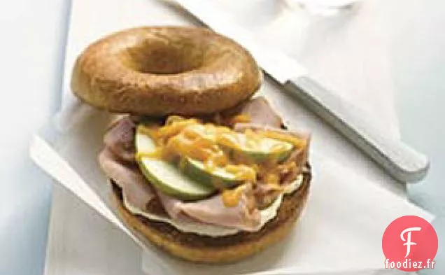 Sandwich au Bagel au Jambon et aux Pommes