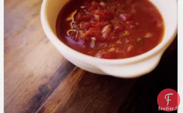 Soupe De Tomates À L'Oignon Rouge Et Tiges De Coriandre