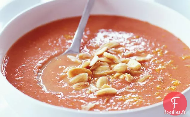 Soupe Crémeuse de Tomates aux Amandes Grillées