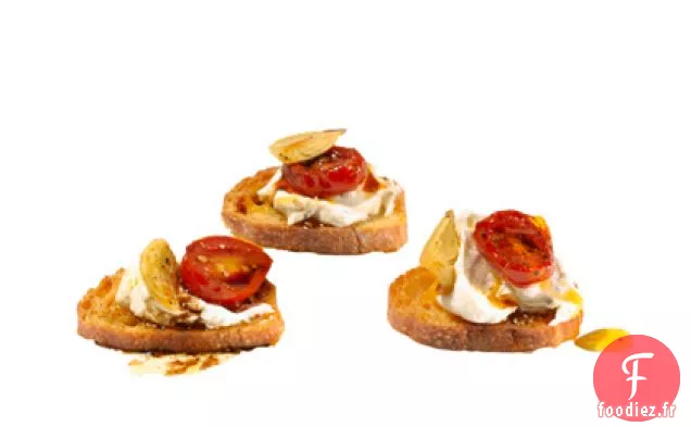 Crostini au Fromage de Chèvre et Tomates Rôties