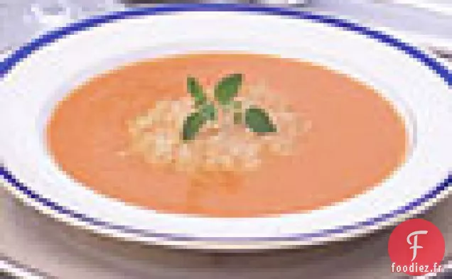 Soupe De Tomates Rôties Aux Gaufrettes De Parmesan