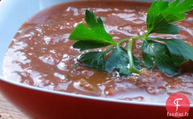Soupe de Tomates à l'Ail Rôti et aux Herbes
