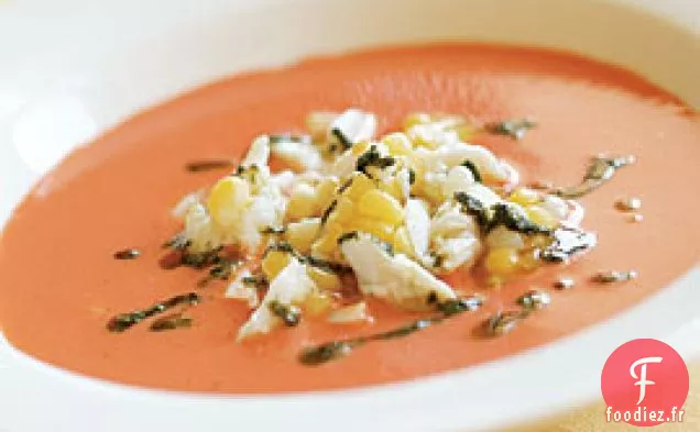 Soupe De Tomates Fraîches Avec Salade De Crabe Et Pistou