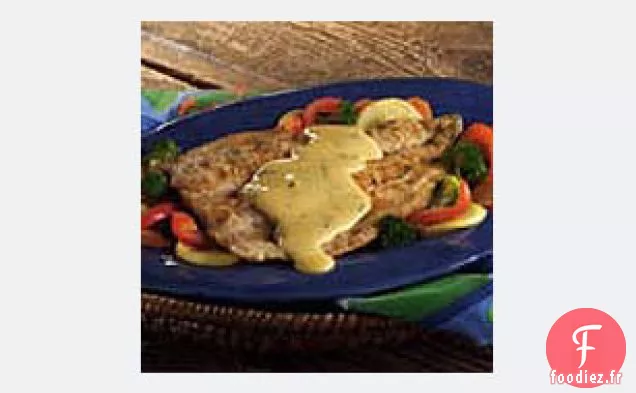 Plateau de Poisson et Légumes avec Sauce à l'Ail et à la Coriandre au Fromage