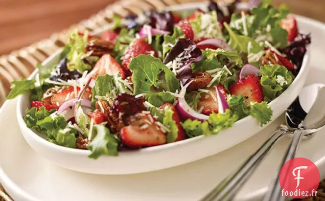 Salade de Noix de Pécan Confites aux Fraises