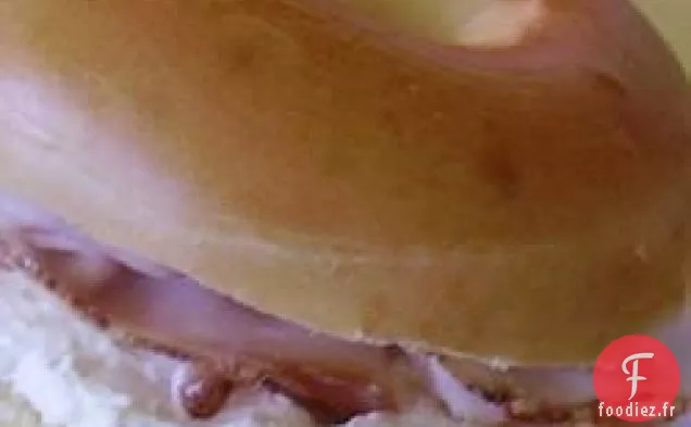 Bagels Au Jambon Avec Fromage À La Crème À La Moutarde Au Miel