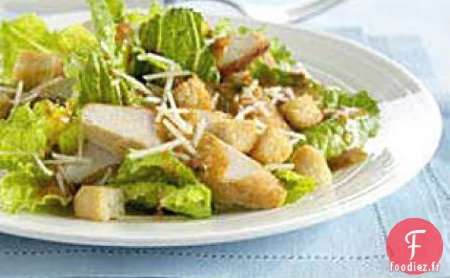 Salade César de Poulet Grillé avec Vinaigrette Chipotle Épicée