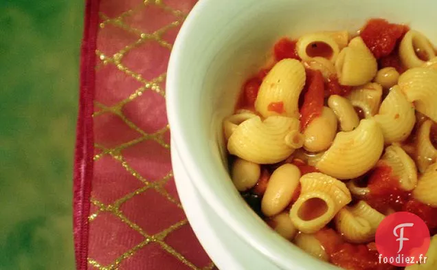 Soupe De Tomates Aux Haricots Blancs Et Pâtes