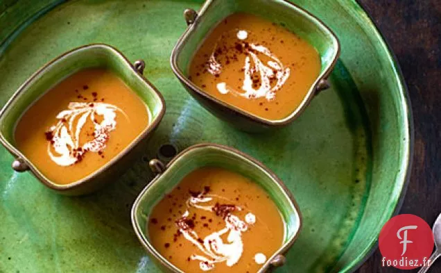Soupe de Courge d'Hiver au Chili Rouge et à la Menthe