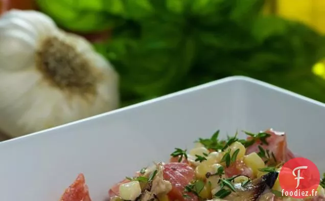 Salade De Poulet Au Maïs, Tomates Et Vinaigrette Au Fromage De Chèvre