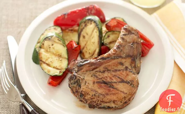 Côtelettes de Porc Piquantes et Légumes Grillés