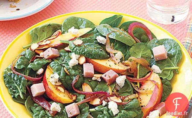 Salade Tiède d'Épinards aux Oignons Rouges et aux Nectarines