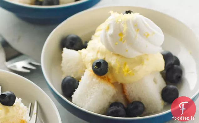 Gâteau aux Anges à la Crème de Citron et aux Myrtilles
