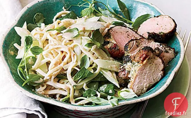 Salade de Nouilles aux Arachides avec Concombre et Rôti de Porc