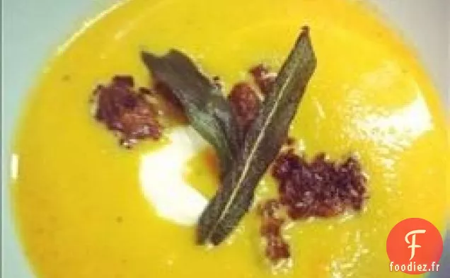 Soupe de Courge Musquée à la Sauge et aux Saucisses