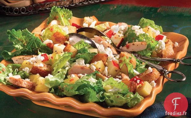 Salade Festive au Poulet et aux Fruits