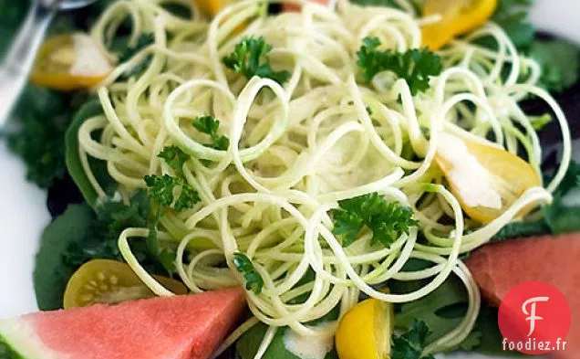 Recette De Pâtes Aux Courgettes Crues Dans Une Sauce À La Crème Au Curry Végétalienne