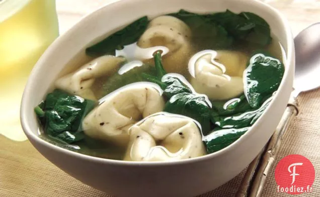 Soupe de Tortelloni aux Épinards et au Poulet
