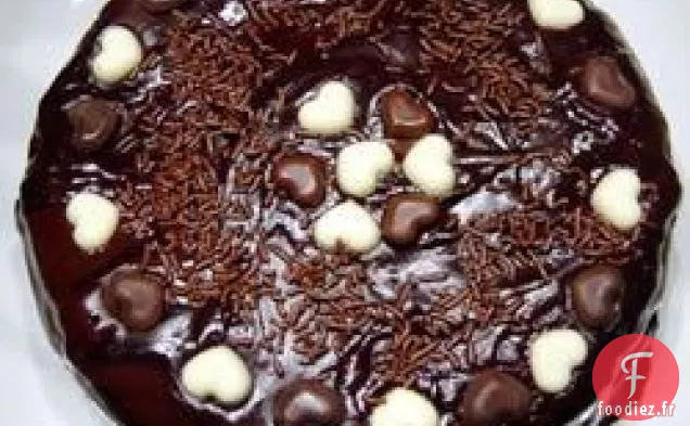 Gâteau au Chocolat au Babeurre avec Glaçage au Fudge