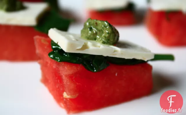 Bouchées De Pastèque Avec Feta, Épinards Frais Et Coriandre-menthe P