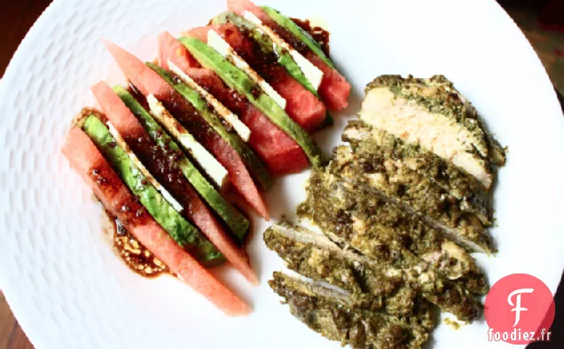 Poulet Au Pesto À La Menthe Et Salade D'Avocat À La Pastèque