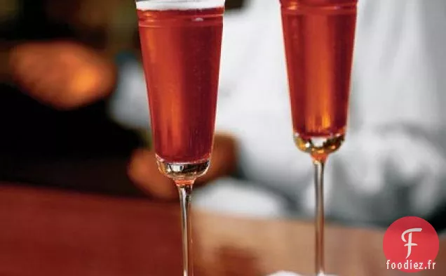 Cocktail au Champagne à la Grenade