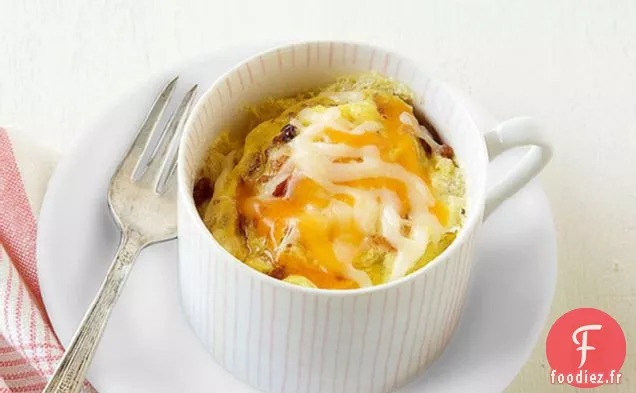 Bacon et œufs dans une tasse