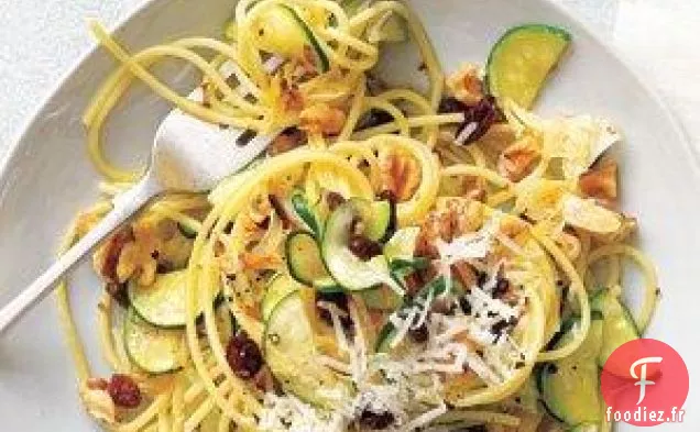 Recette De Spaghettis Aux Courgettes, Aux Noix Et Aux Raisins Secs