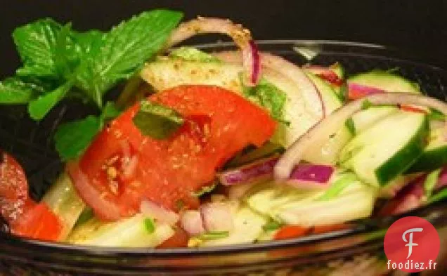 Salade de Concombre, Tomate et Oignon Rouge à la Menthe